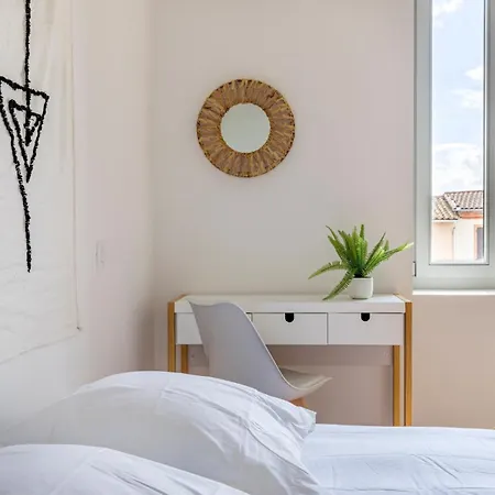 Abeille - 2 Chambres Et 1 Canape-Lit, 1Er Etage, Parking Castelsarrasin Exterior photo